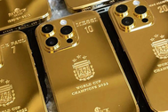 Messi chi tiền mua iPhone mạ vàng tặng toàn bộ đội tuyển Argentina