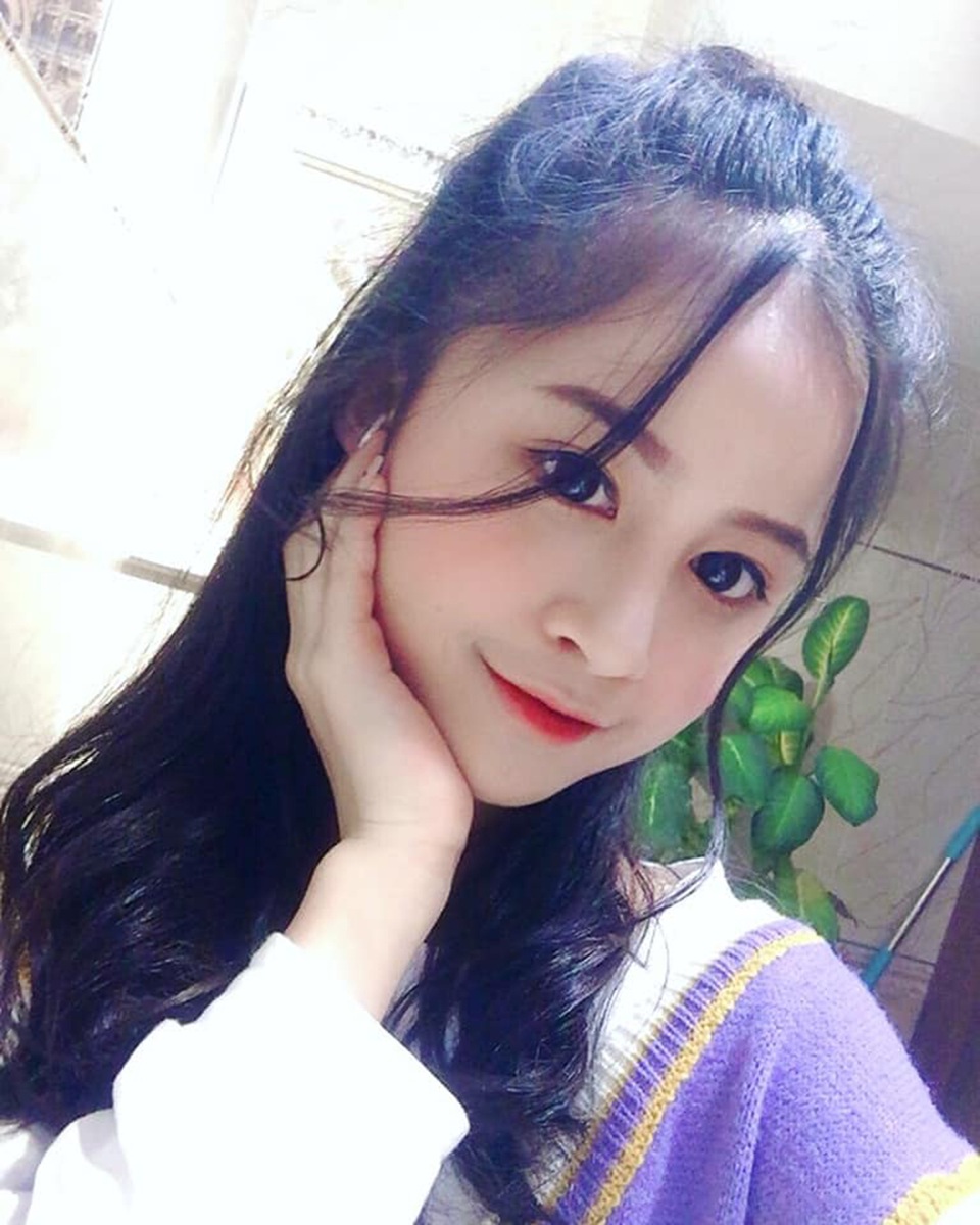 Nữ sinh xinh đẹp gây chú ý bởi nét mặt giống ca sĩ Chi Pu - 1 Nữ sinh xinh đẹp gây chú ý bởi nét mặt giống ca sĩ Chi Pu - 1