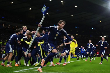 McTominay thăng hoa: Man Utd có hối hận khi đã rũ bỏ người hùng Scotland?