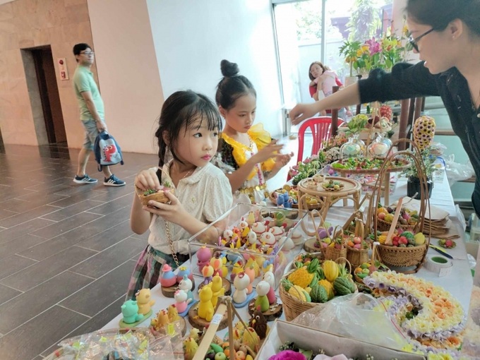 Rất nhiều các đồ chơi nhỏ xinh dân gian cho các bé tha hồ lựa chọn