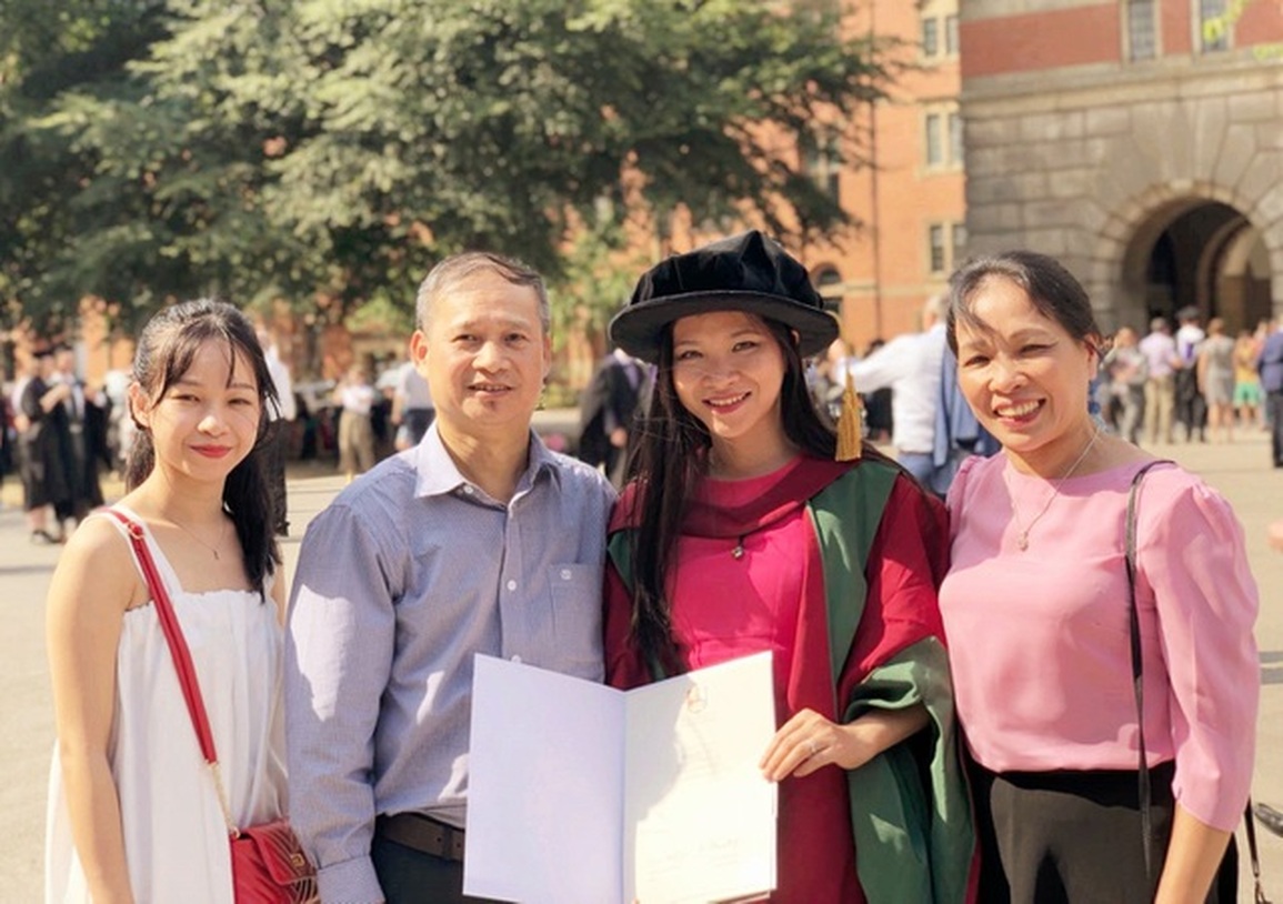 Ba gương mặt giáo dục tuổi hổ xuất sắc - 3 Ba gương mặt giáo dục tuổi hổ xuất sắc - 3