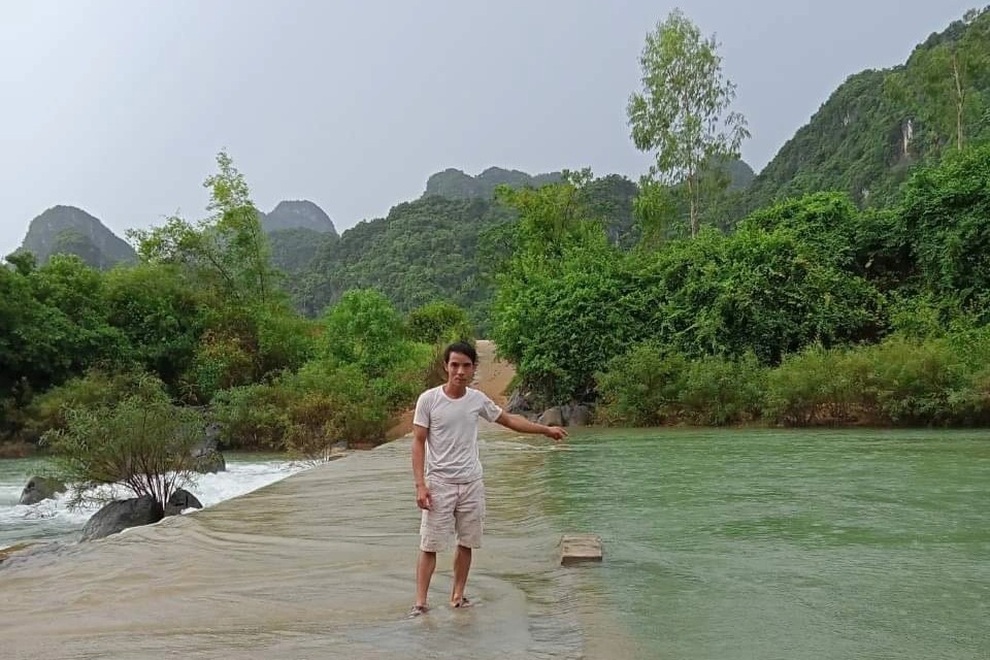 2 người bị nước cuốn thoát chết nhờ sự dũng cảm của chàng trai đánh cá - 2 2 người bị nước cuốn thoát chết nhờ sự dũng cảm của chàng trai đánh cá - 2