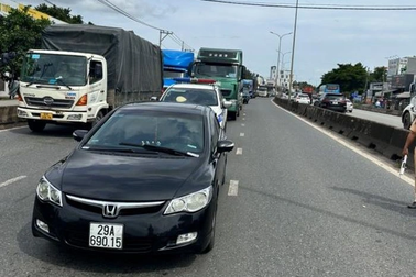 CSGT Đồng Nai chặn bắt kẻ giết người đang lái xe bỏ trốn