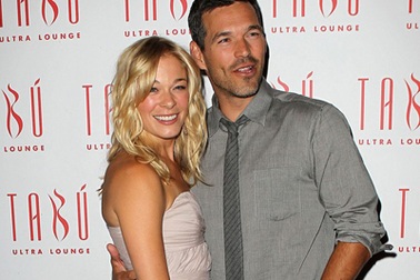 LeAnn Rimes tiết lộ lý do ngoại tình