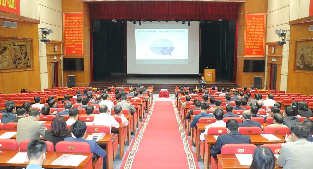 Vĩnh Phúc tập huấn về công tác phát ngôn, cung cấp thông tin cho báo chí - 2 Vĩnh Phúc tập huấn về công tác phát ngôn, cung cấp thông tin cho báo chí - 2