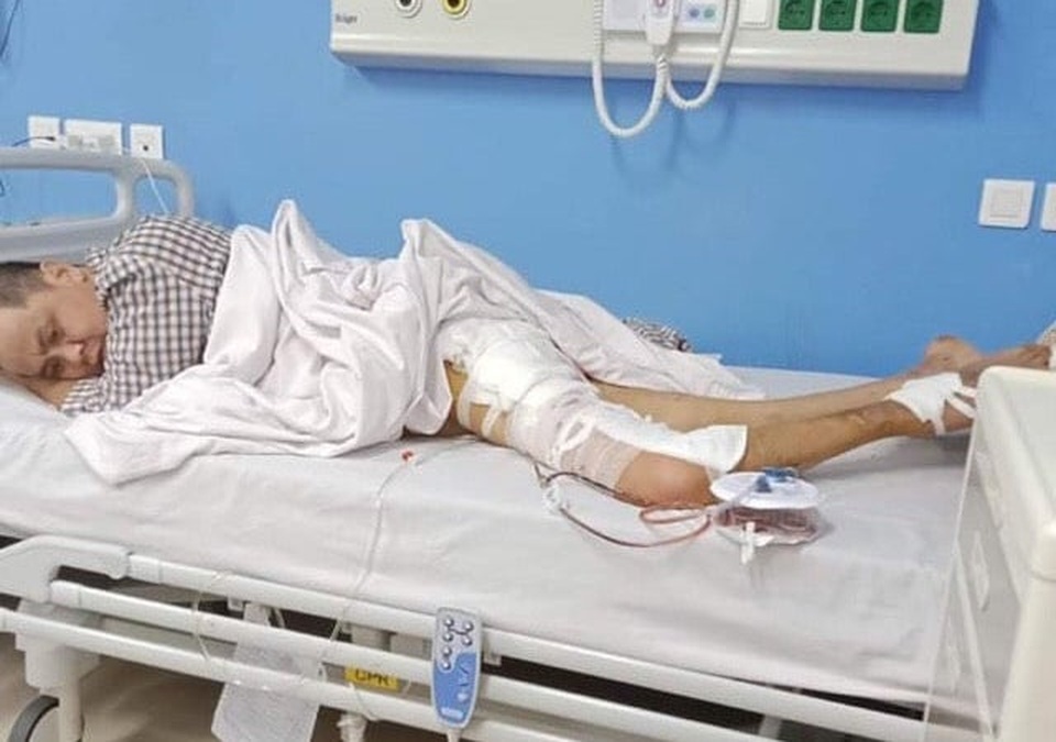 Xót cảnh cha già chăm con liệt giường ở tận cùng của sự khốn khó - 2 Xót cảnh cha già chăm con liệt giường ở tận cùng của sự khốn khó - 2
