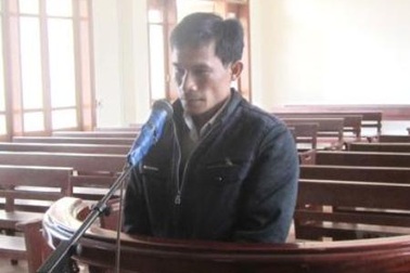 Cán bộ xã vào tù vì “bòn rút” tiền ngân sách