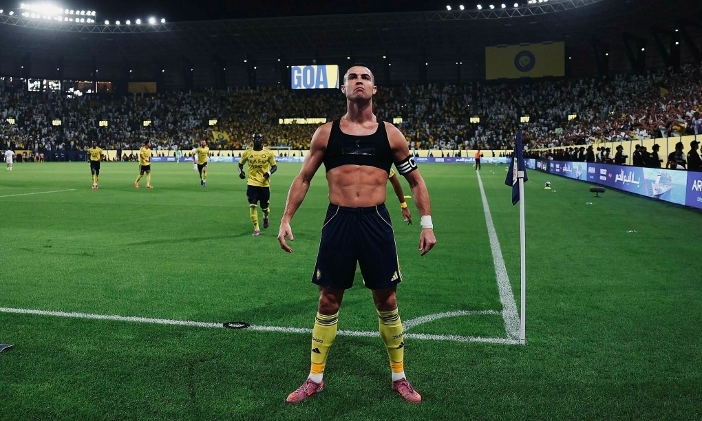 Ronaldo đá hỏng phạt đền, chuộc lỗi bằng siêu phẩm tuyệt đẹp - 1 Ronaldo đá hỏng phạt đền, chuộc lỗi bằng siêu phẩm tuyệt đẹp - 1