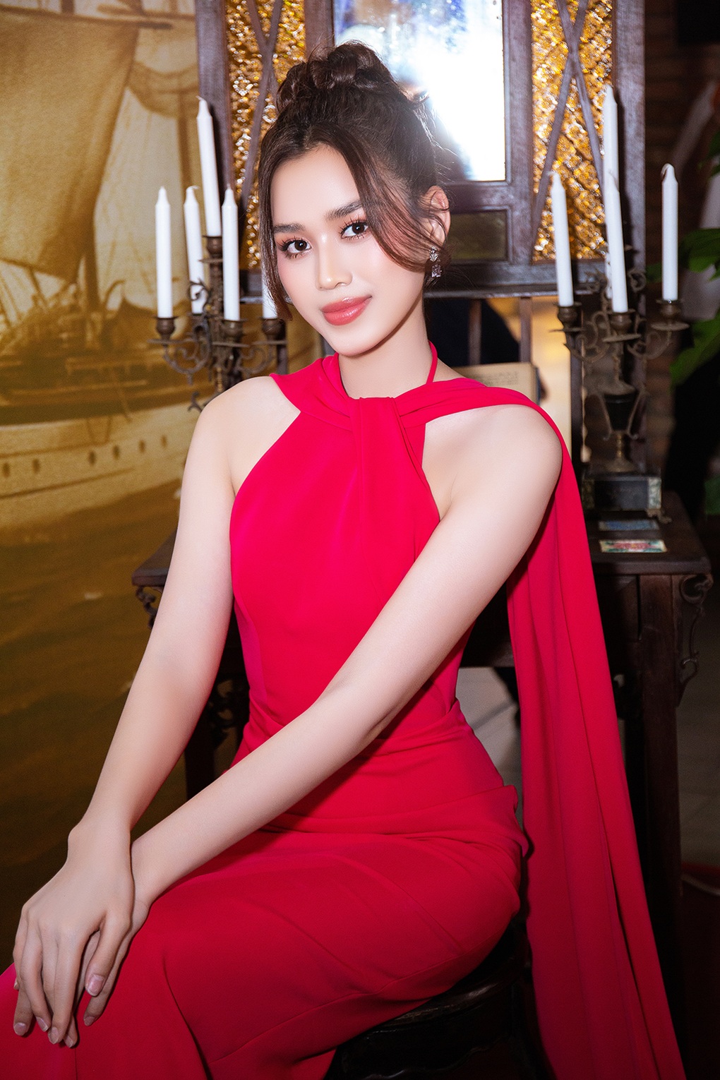 Giữa ồn ào, Đỗ Thị Hà xuất hiện rạng rỡ, hé lộ lý do sụt cân - 2 Giữa ồn ào, Đỗ Thị Hà xuất hiện rạng rỡ, hé lộ lý do sụt cân - 2