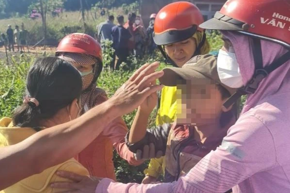 Lên phương án cứu hai chị em bị bố mẹ tâm thần nhốt biệt trong nhà - 2 Lên phương án cứu hai chị em bị bố mẹ tâm thần nhốt biệt trong nhà - 2
