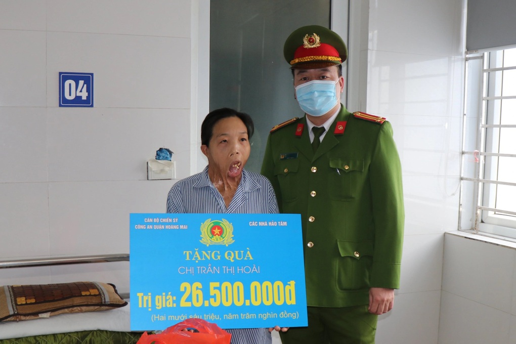 Bạn đọc giúp đỡ người phụ nữ 33 năm không được mang khuôn mặt con người - 2 Bạn đọc giúp đỡ người phụ nữ 33 năm không được mang khuôn mặt con người - 2