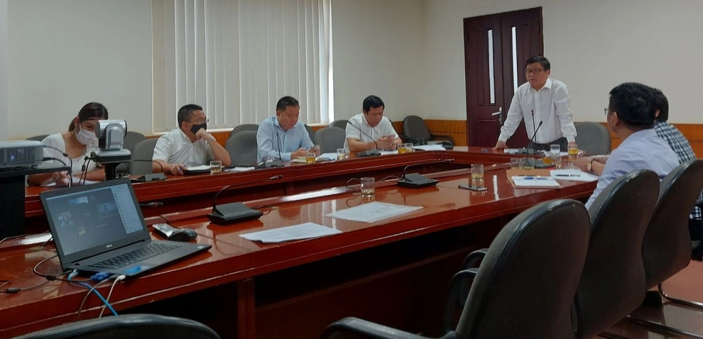 Doanh nghiệp khóc ròng vì đồ uống, sữa... không phải là hàng thiết yếu - 1 Doanh nghiệp khóc ròng vì đồ uống, sữa... không phải là hàng thiết yếu - 1
