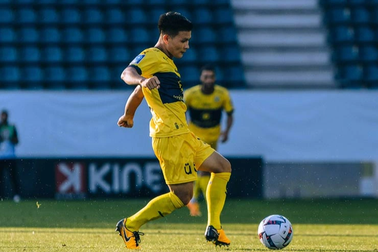 Báo Trung Quốc vẽ ra viễn cảnh buồn cho Quang Hải ở Pau FC