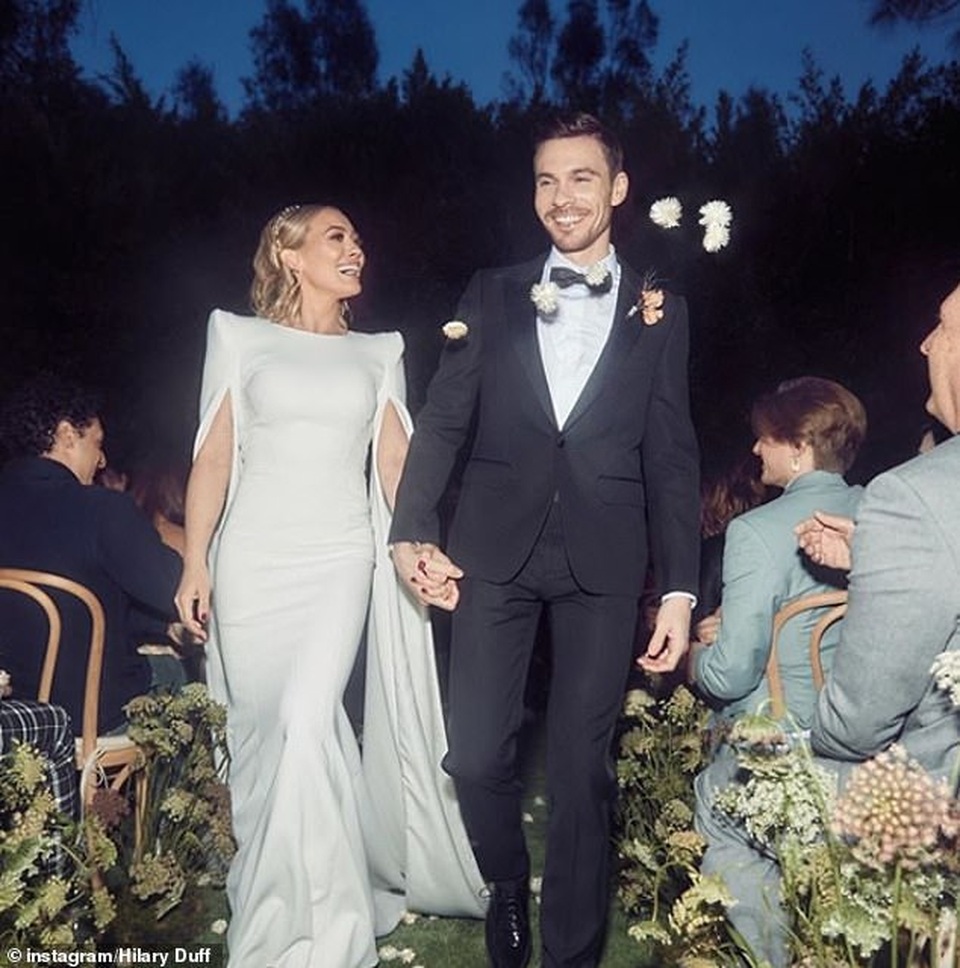 Hilary Duff chia sẻ thêm ảnh cưới - 5 Hilary Duff chia sẻ thêm ảnh cưới - 5