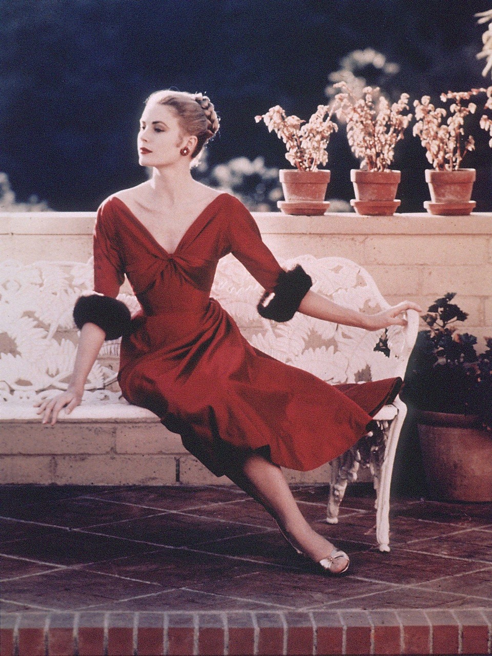 Grace Kelly: Từ đại minh tinh Hollywood tới biểu tượng thời trang - 3 Grace Kelly: Từ đại minh tinh Hollywood tới biểu tượng thời trang - 3