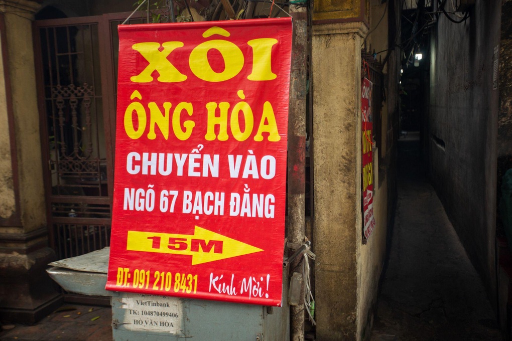 Unique sticky rice shop with peach cheeks, helping the Hanoi owner sell his goods uncontrollably - 1