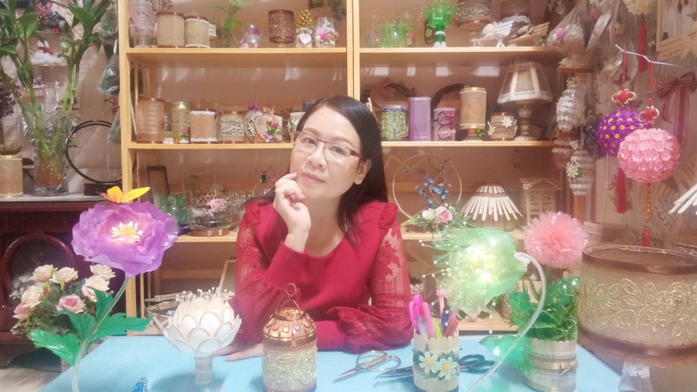 Người phụ nữ Hải Phòng gom rác về nhà, biến hóa thành đồ đẹp khó tin - 1 Người phụ nữ Hải Phòng gom rác về nhà, biến hóa thành đồ đẹp khó tin - 1
