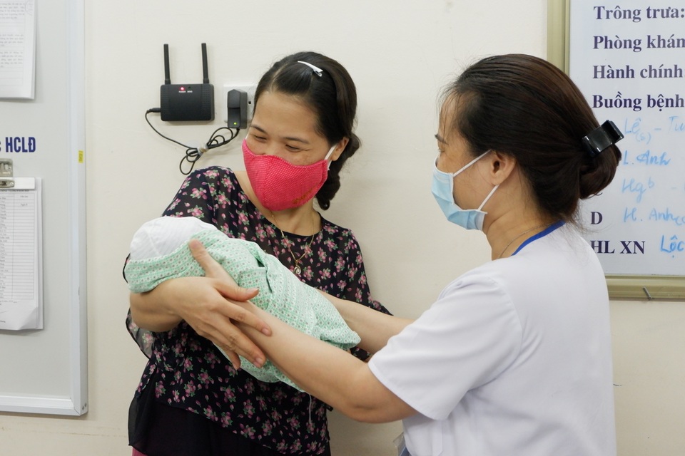 Thai nhi hồi sinh sau khi bị phá bỏ ở tuần 31 xuất viện về tổ ấm mới - 7 Thai nhi hồi sinh sau khi bị phá bỏ ở tuần 31 xuất viện về tổ ấm mới - 7