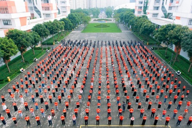 Gần 8.000 thành viên Phenikaa chào cờ, hát Quốc ca, mừng 80 năm Quốc khánh