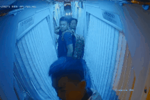 Vụ cô gái đòi dừng xe đi vệ sinh: Vì sao tài xế rút bãi nại?