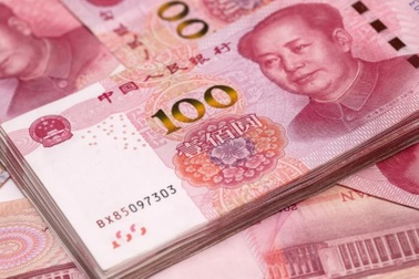 Ông bố Trung Quốc bán con trai lấy tiền đưa vợ mới đi du lịch