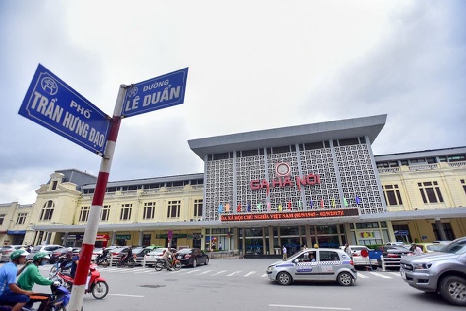 “Ném qua cửa sổ” hàng nghìn tỷ đồng vì lãng phí “đất vàng” đường sắt - 2 “Ném qua cửa sổ” hàng nghìn tỷ đồng vì lãng phí “đất vàng” đường sắt - 2
