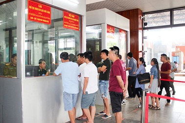 Quảng Trị: Hơn 400 sinh viên Lào nhập cảnh, trở lại Việt Nam học tập