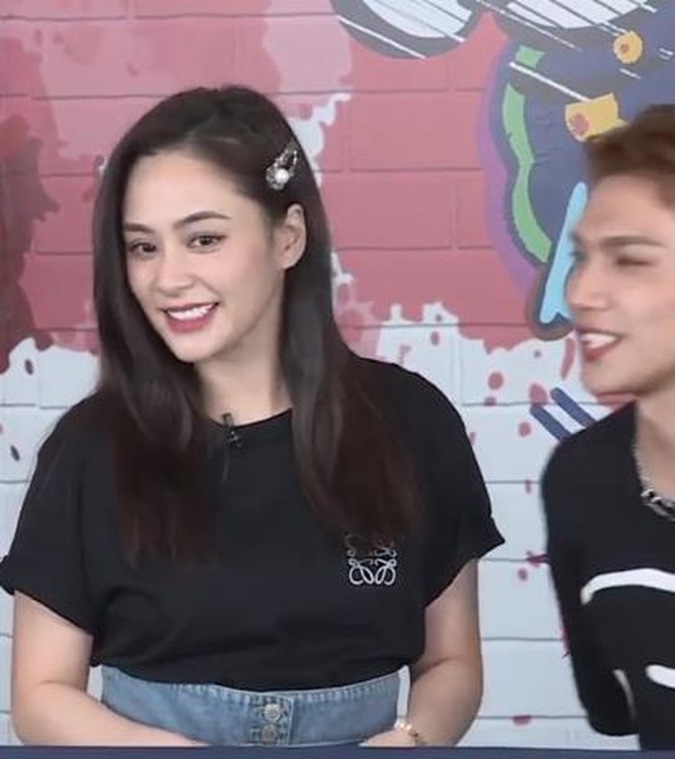 Chung Hân Đồng trở lại làm việc sau thông báo ly hôn gây sốc - 8 Chung Hân Đồng trở lại làm việc sau thông báo ly hôn gây sốc - 8