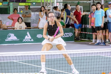 Tay vợt Sophia Phương Anh trở lại ấn tượng sau chuyến tập huấn tại Mỹ