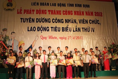 Bình Định: Tuyên dương 83 công nhân, viên chức, lao động tiêu biểu