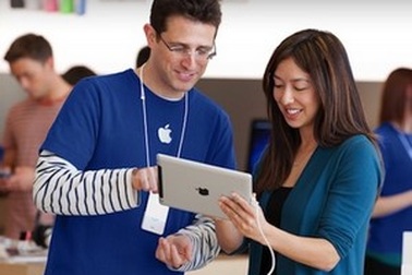 Nhân viên Apple lấy cắp ảnh riêng tư từ iPhone của khách hàng nữ