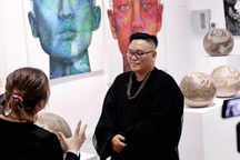 Họa sĩ Hà Hùng Dũng "thổi hồn" Tây Bắc vào tác phẩm gốm