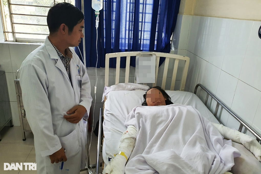 Cha dùng cồn nướng mực cho con gái ăn, 3 người trong nhà bỏng thương tâm - 3 Cha dùng cồn nướng mực cho con gái ăn, 3 người trong nhà bỏng thương tâm - 3