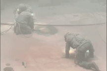 Lao động Việt tại Hàn "ngâm mình" ở xưởng đầy bụi, kiếm 70 triệu đồng/tháng