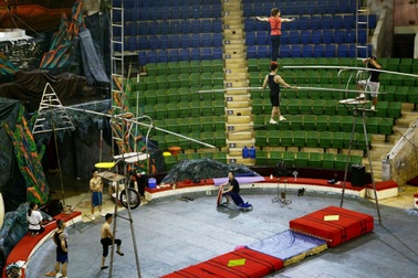 Lương tháng 4 triệu đồng, diễn viên xiếc yêu nghề mong sớm nhận tiền hỗ trợ