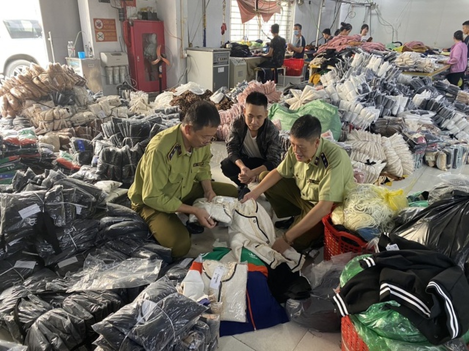 Lý do dân buôn quần áo bất ngờ dừng nhập hàng Trung Quốc - 5 Lý do dân buôn quần áo bất ngờ dừng nhập hàng Trung Quốc - 5