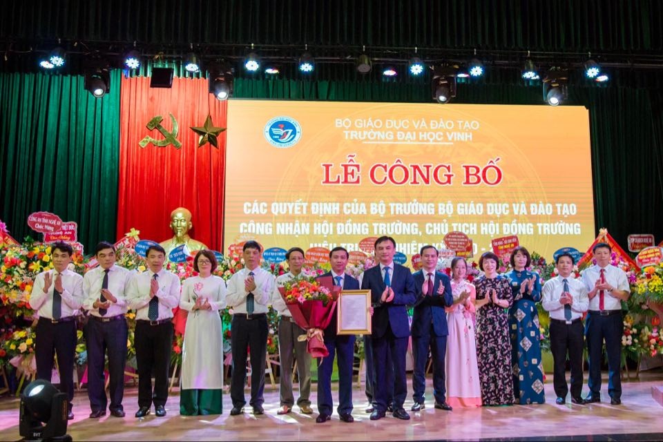 Trường Đại học Vinh có Hiệu trưởng mới - 2 Trường Đại học Vinh có Hiệu trưởng mới - 2