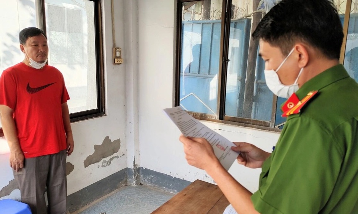 4 đối tượng trong đường dây buôn lậu vàng ra đầu thú - 1 4 đối tượng trong đường dây buôn lậu vàng ra đầu thú - 1