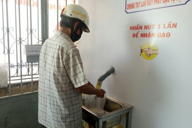 “Cây ATM gạo” giúp người khó khăn đầu tiên ở Bạc Liêu