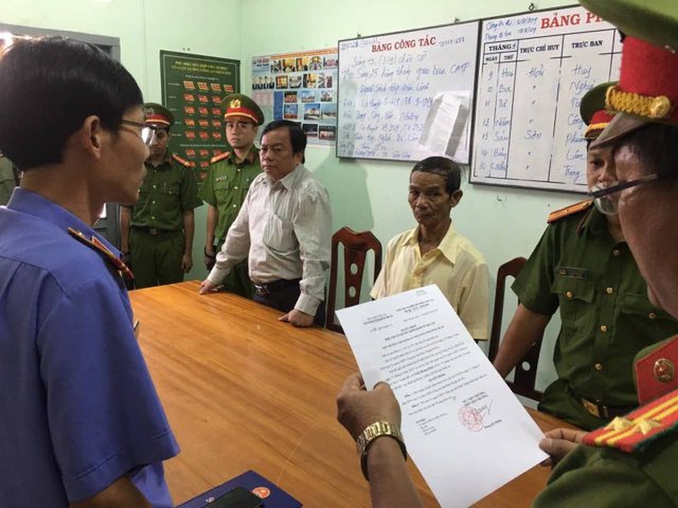 Xem xét kỷ luật Phó Bí thư Thường trực Thành ủy thành phố Phan Thiết - 1 Xem xét kỷ luật Phó Bí thư Thường trực Thành ủy thành phố Phan Thiết - 1