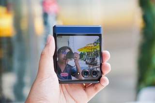 Đánh giá Motorola Razr 60: Có gì để đối đầu Samsung Galaxy Z Flip7 FE? - 28