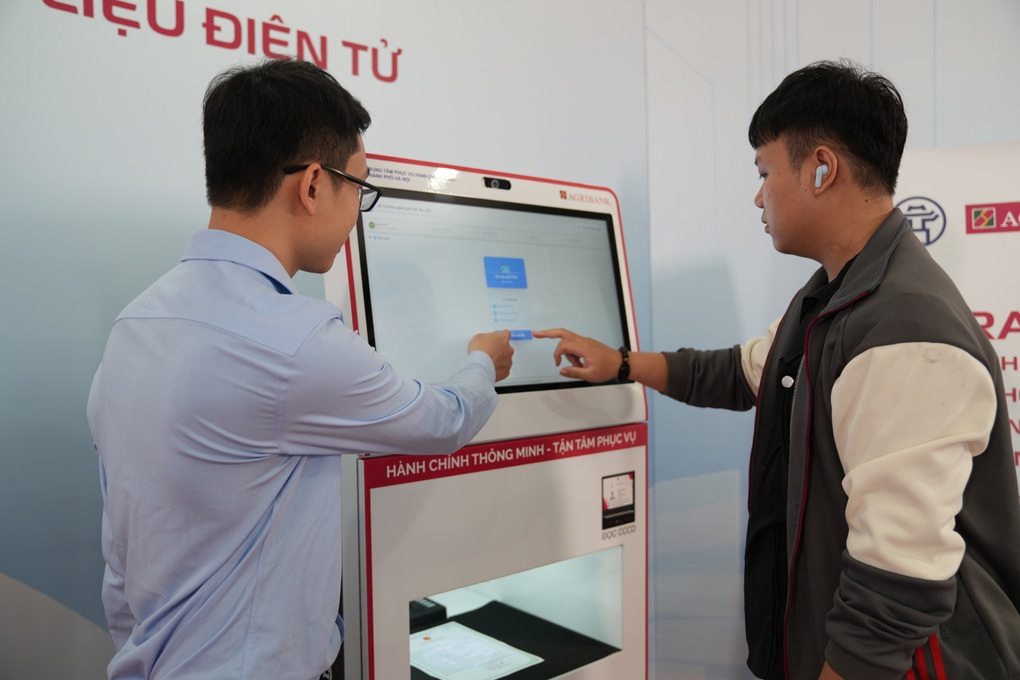 Hà Nội ra mắt ki-ốt thông minh giúp thủ tục hành chính nhanh gấp 5 lần - 2