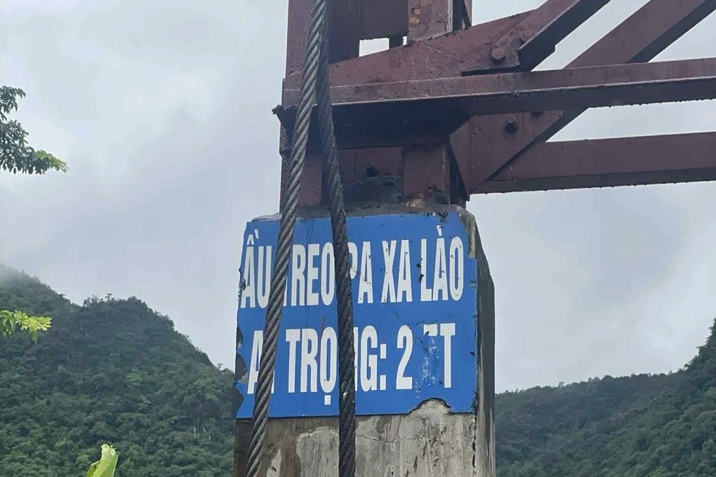 Vụ đứt cáp cầu treo ở Điện Biên: Chưa vớt được ô tô - 2 Vụ đứt cáp cầu treo ở Điện Biên: Chưa vớt được ô tô - 2