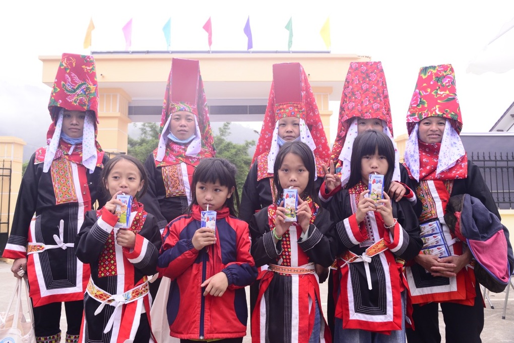 42 triệu hộp sữa được trao cho nửa triệu trẻ em Việt Nam trong 16 năm - 3 42 triệu hộp sữa được trao cho nửa triệu trẻ em Việt Nam trong 16 năm - 3
