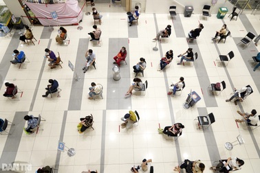 Nhiều nơi hoãn tiêm do thiếu vắc xin, Bình Dương "cầu cứu" Bộ Y tế