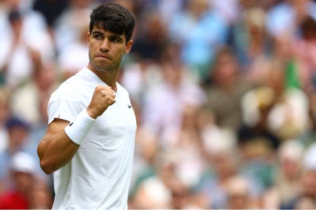 Sinner chệch choạc, Alcaraz thắng nhanh ở vòng đầu Wimbledon - 2 Sinner chệch choạc, Alcaraz thắng nhanh ở vòng đầu Wimbledon - 2
