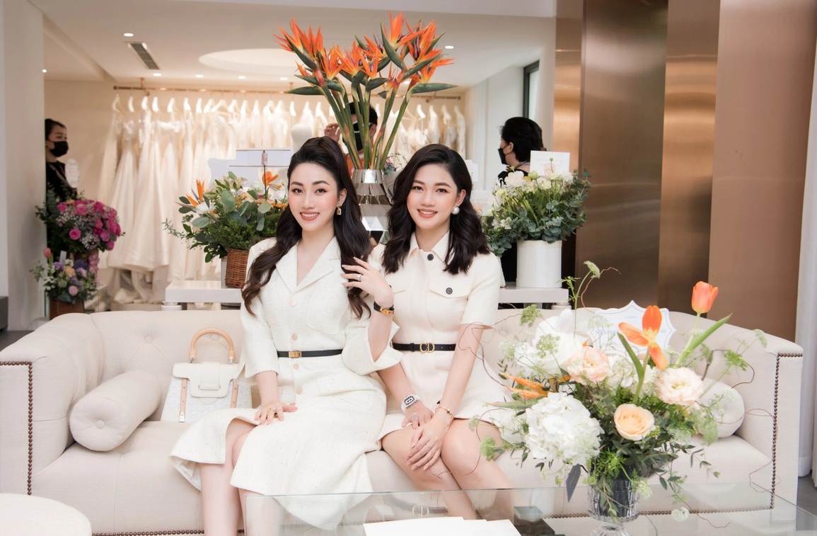 Giữa tin đồn hẹn hò thiếu gia, Đỗ Mỹ Linh bất ngờ đi xem váy cưới - 6