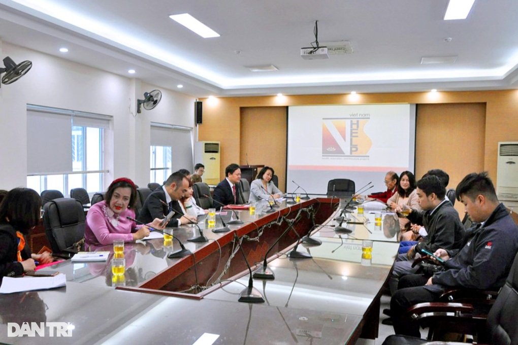 Trao tặng 75 suất học học bổng VNHelp đến sinh viên 6 trường đại học - 2 Trao tặng 75 suất học học bổng VNHelp đến sinh viên 6 trường đại học - 2