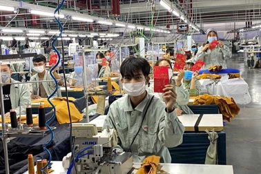 Công đoàn đồng hành cùng người lao động vượt "bão" Covid-19