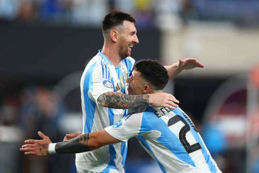 Cầu thủ Argentina phân biệt chủng tộc, Messi bị đề nghị xin lỗi - 1